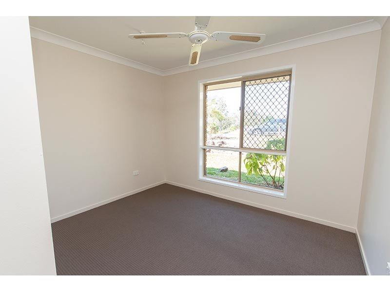 8 Crocus Way, Gaven QLD 4211
