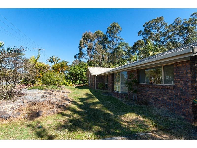 8 Crocus Way, Gaven QLD 4211