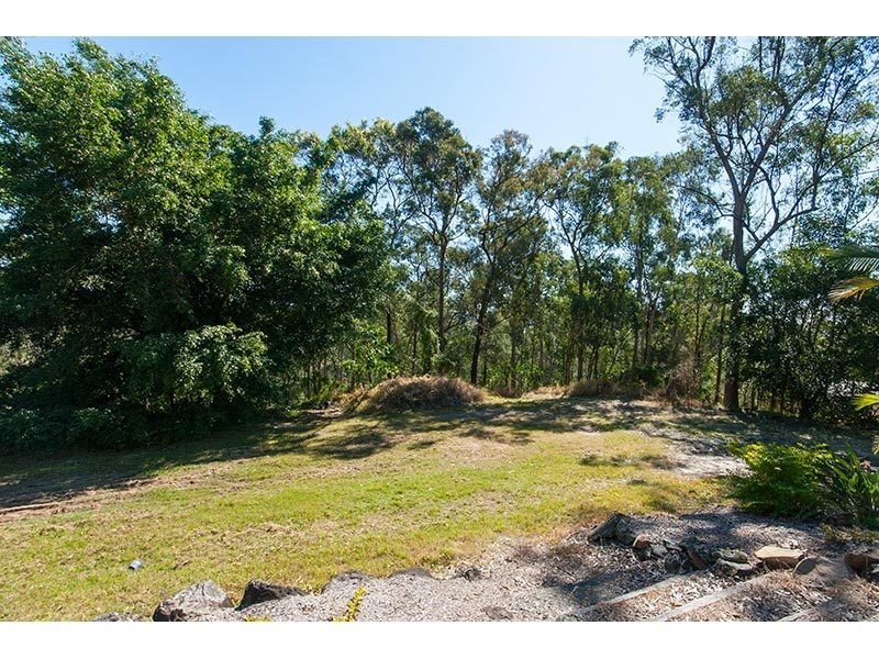 8 Crocus Way, Gaven QLD 4211