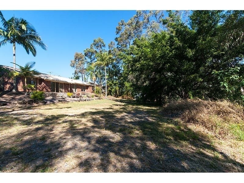 8 Crocus Way, Gaven QLD 4211