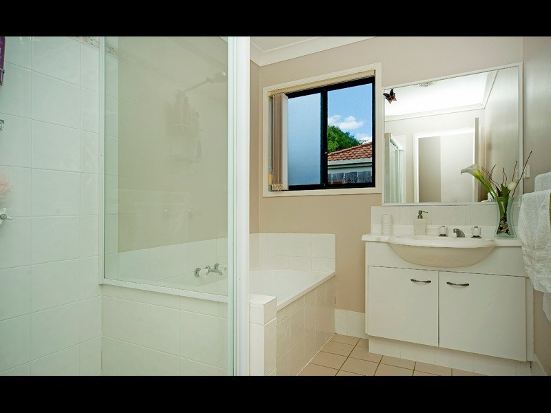 36 Marble Arch Place, Arundel QLD 4214