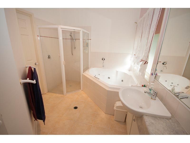 17 Venn Court, Mount Nathan QLD 4211