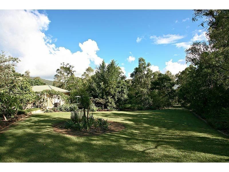 30 Camphor Drive, Canungra QLD 4275