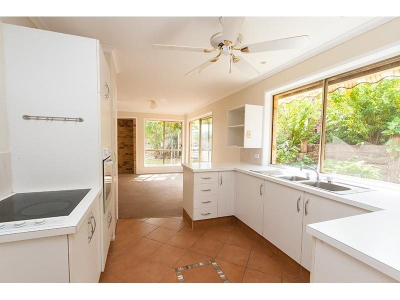 19 Issell Place, Highland Park QLD 4211