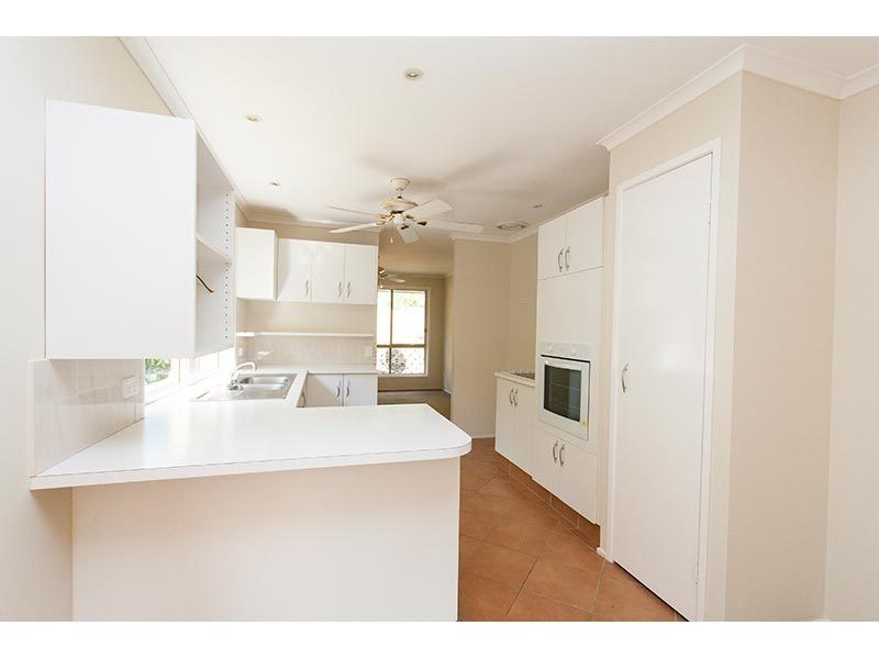 19 Issell Place, Highland Park QLD 4211