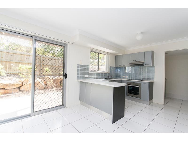 2/30 Carmarthen Circuit, Pacific Pines QLD 4211