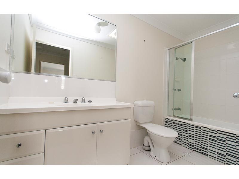 2/30 Carmarthen Circuit, Pacific Pines QLD 4211
