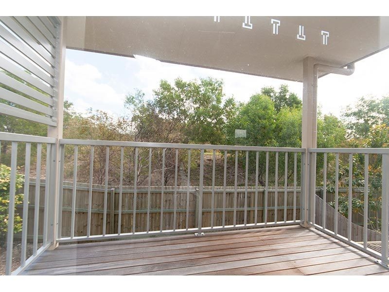 2/30 Carmarthen Circuit, Pacific Pines QLD 4211