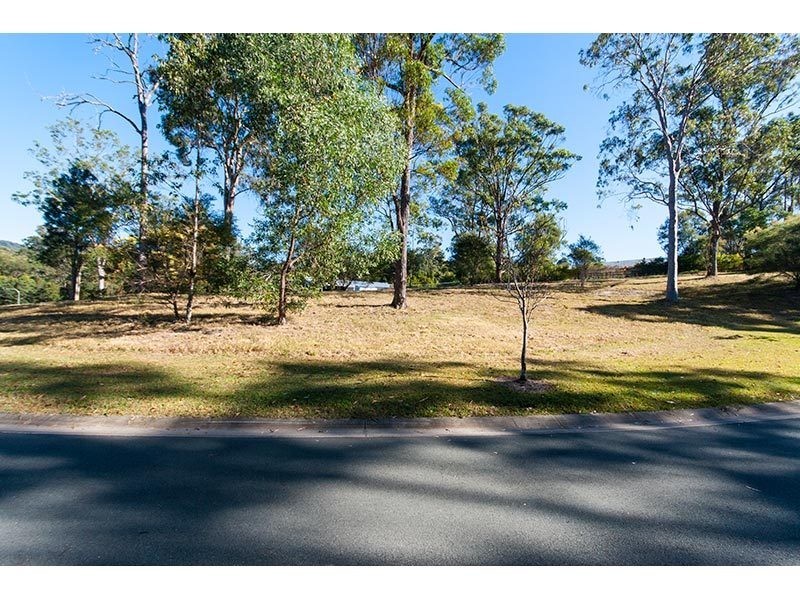 11 Lily Crescent, Nerang QLD 4211