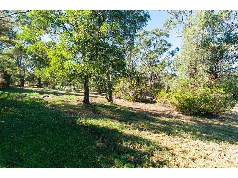 11 Lily Crescent, Nerang QLD 4211