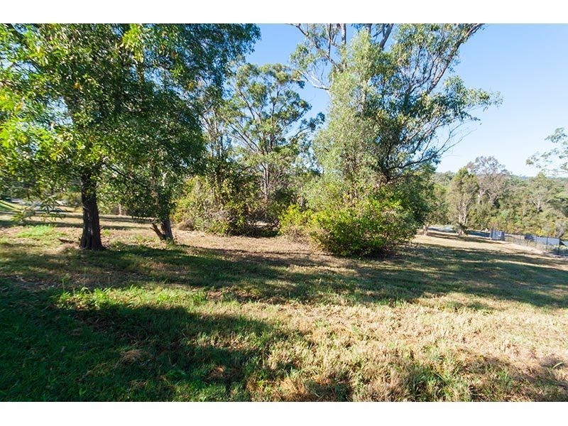 11 Lily Crescent, Nerang QLD 4211