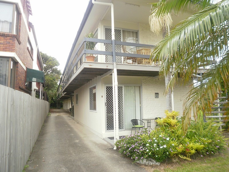 4/8 Robert Street, Labrador QLD 4215