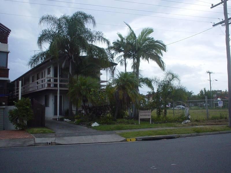 4/8 Robert Street, Labrador QLD 4215