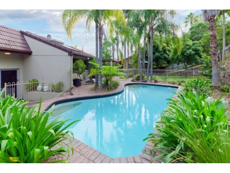 9 Willamulka Avenue, Ashmore QLD 4214