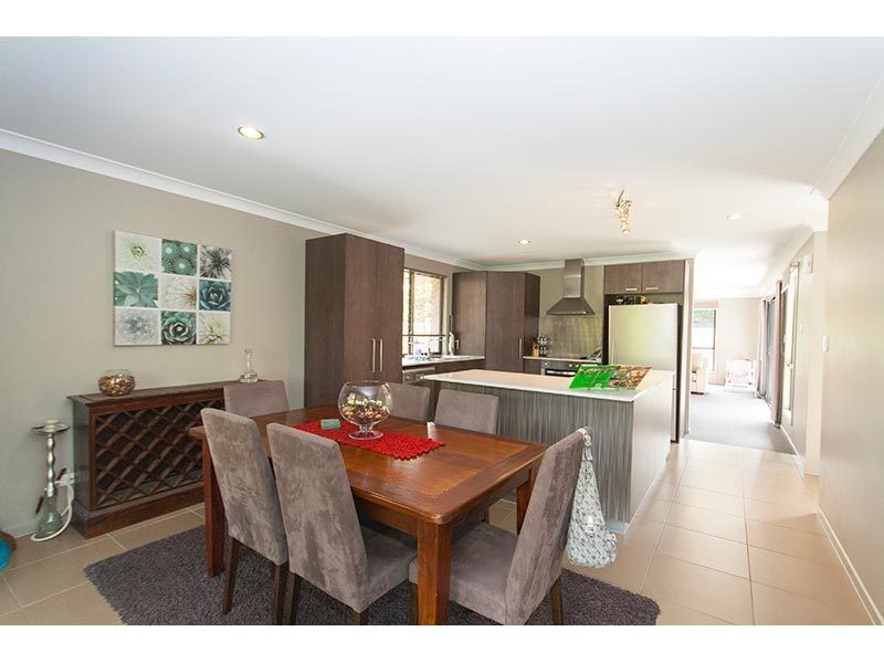 33 Bartlett Avenue, Nerang QLD 4211