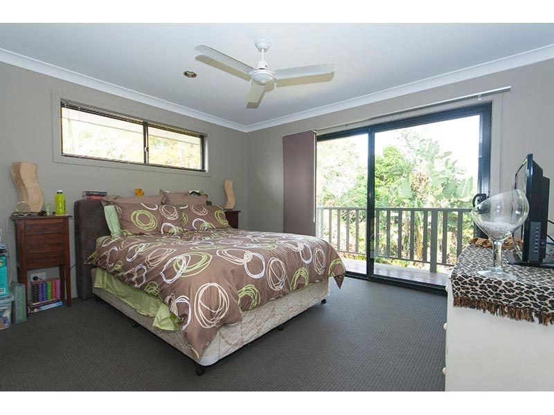 33 Bartlett Avenue, Nerang QLD 4211