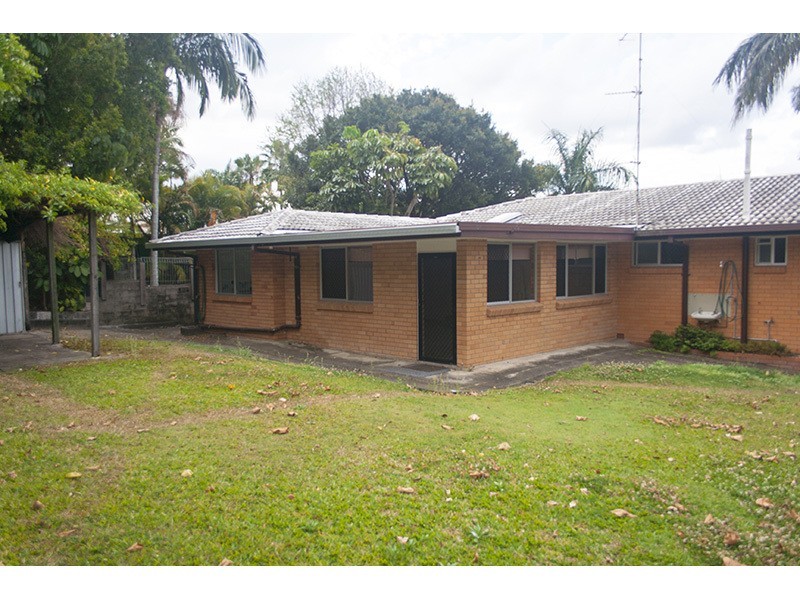 116 Eugaree Street, Southport QLD 4215