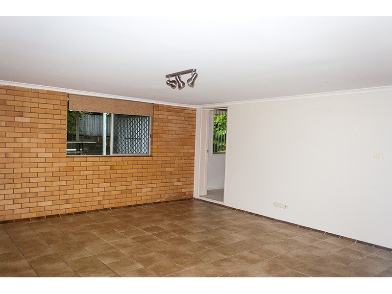 116 Eugaree Street, Southport QLD 4215