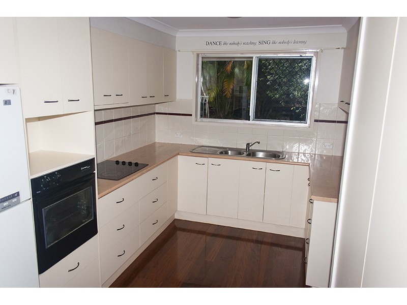 116 Eugaree Street, Southport QLD 4215