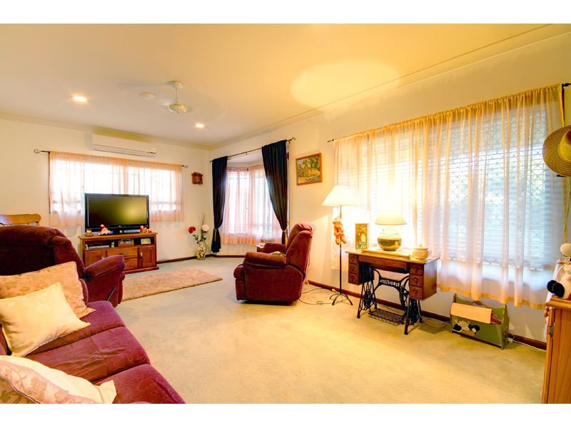 111 Dugandan Street, Nerang QLD 4211