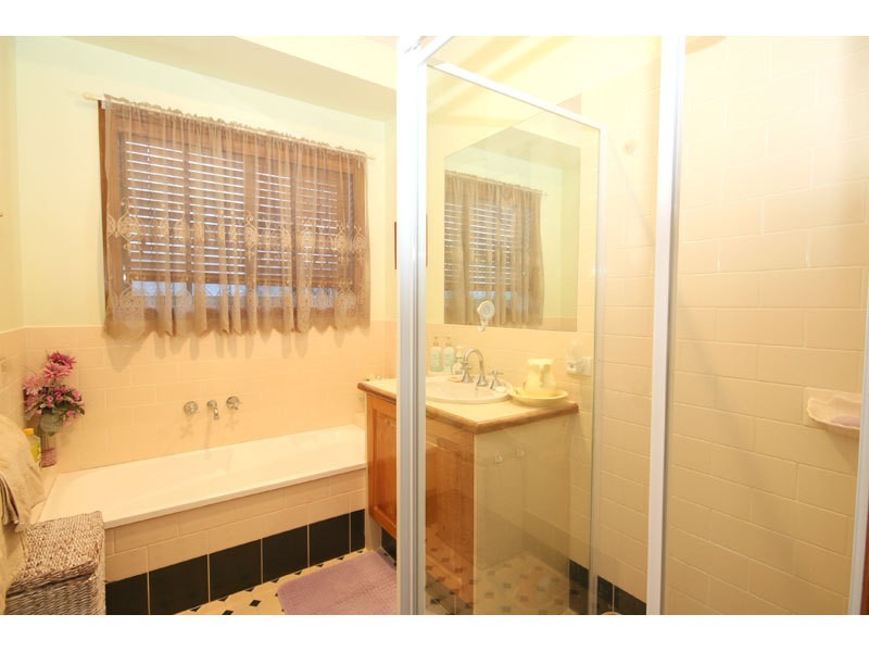 111 Dugandan Street, Nerang QLD 4211