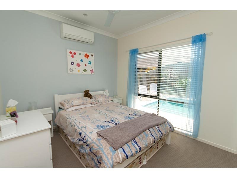 19 Barradeen Circuit, Pacific Pines QLD 4211