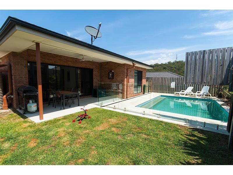 19 Barradeen Circuit, Pacific Pines QLD 4211