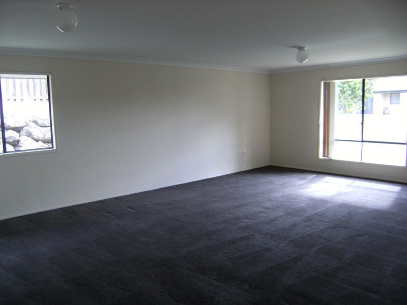 27 Buffalo Crescent, Pacific Pines QLD 4211