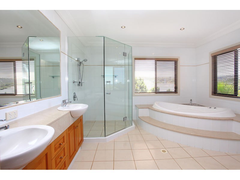 36 Byfield Drive, Nerang QLD 4211