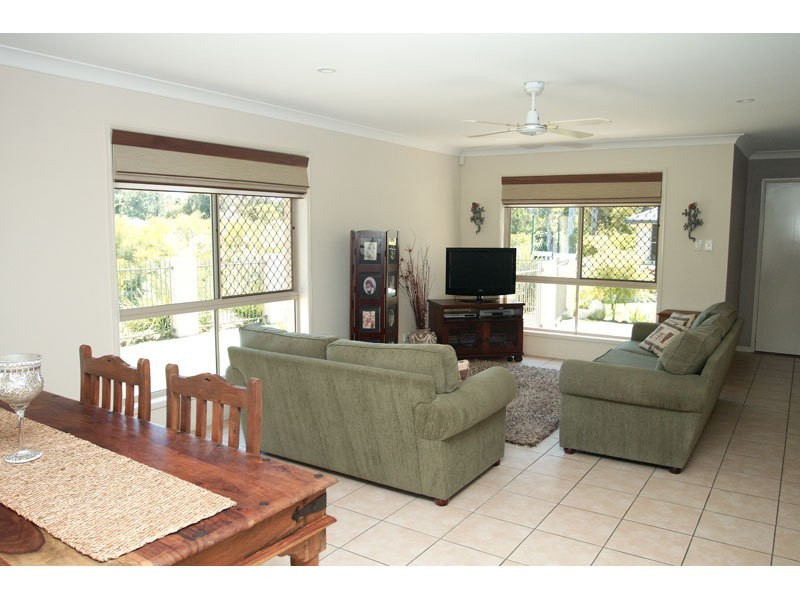 1 Debbie Way, Nerang QLD 4211