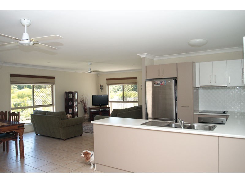 1 Debbie Way, Nerang QLD 4211