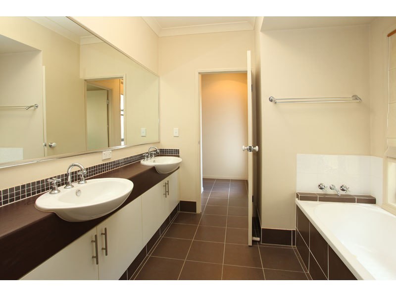 20 Nikau Crescent, Nerang QLD 4211