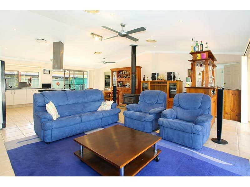 19 St Petersburg Place, Nerang QLD 4211