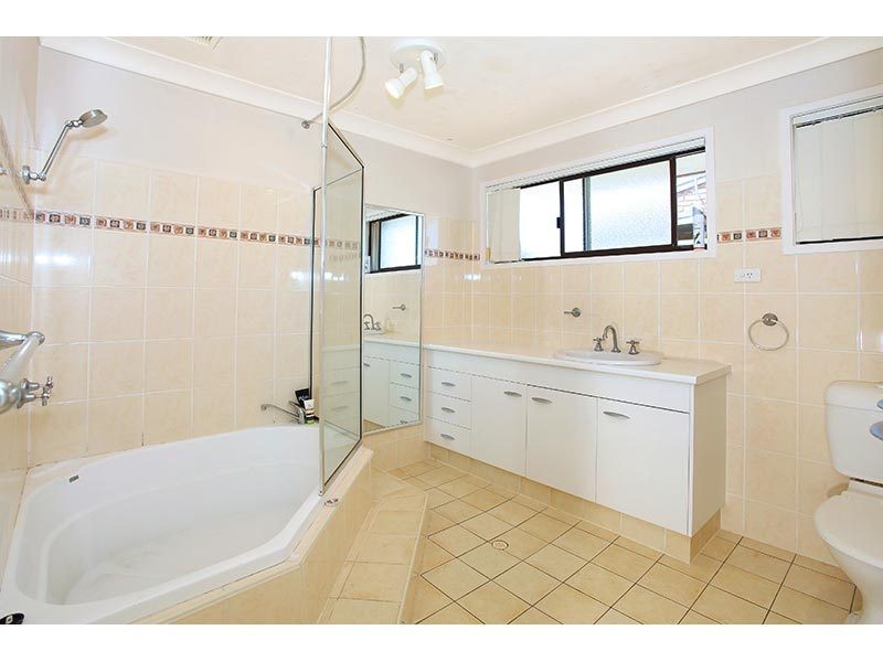 19 St Petersburg Place, Nerang QLD 4211