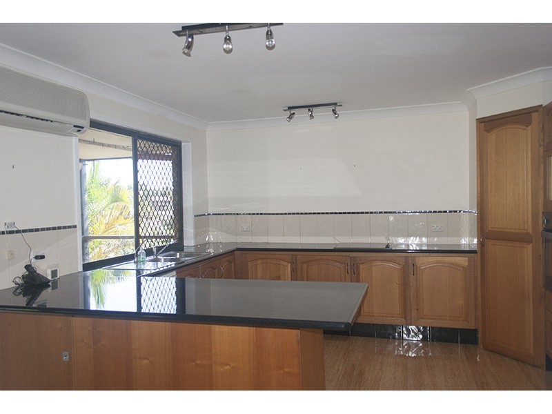 16 Kilarnock Close, Highland Park QLD 4211