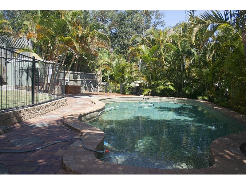 16 Kilarnock Close, Highland Park QLD 4211