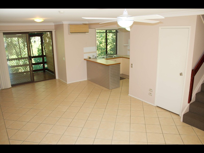 2/67 Nerang Street “Dahlia”, Nerang QLD 4211