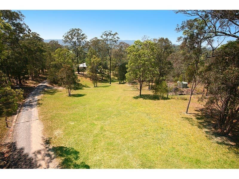 226 Guanaba Creek Road, Guanaba QLD 4210
