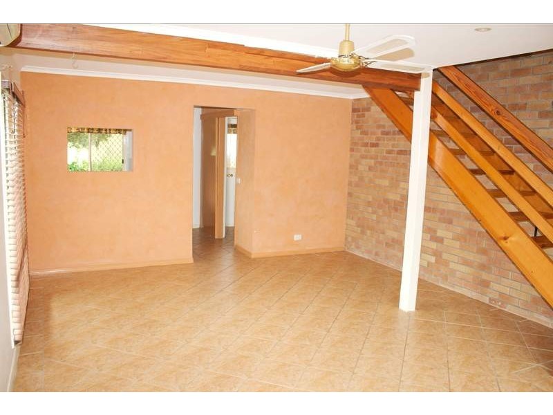 1/159 Pappas Way, Carrara QLD 4211