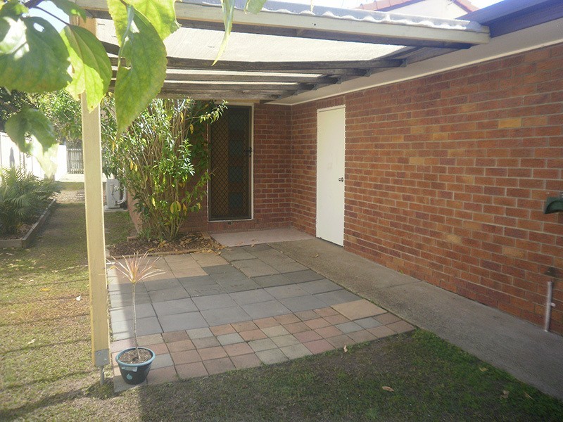 1/120 Kumbari Avenue, Labrador QLD 4215