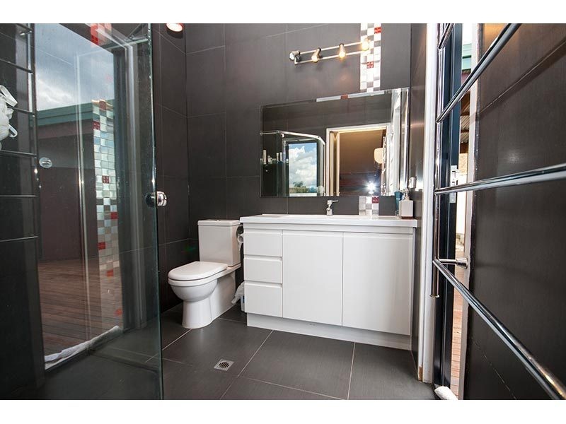 12 Explorers Way, Worongary QLD 4213