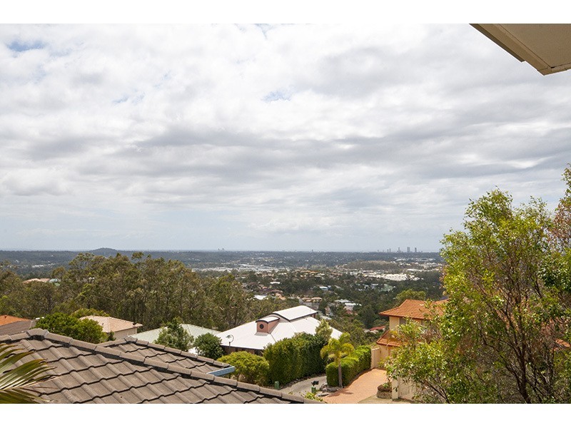 105 Armstrong Way, Highland Park QLD 4211