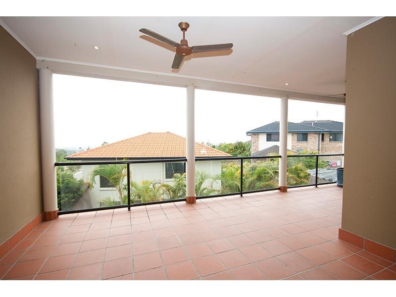 5b Rivage Place, Highland Park QLD 4211