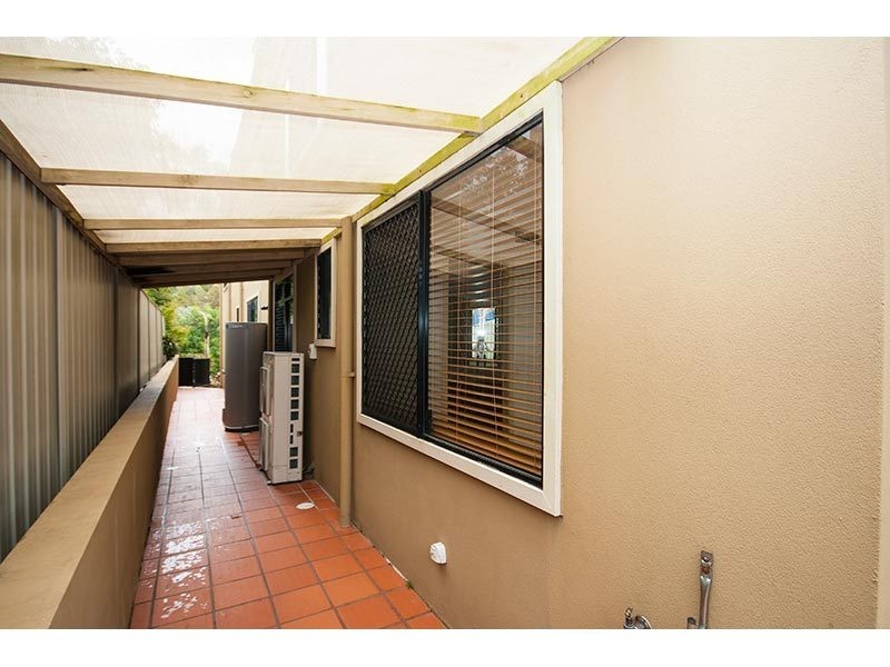 5b Rivage Place, Highland Park QLD 4211