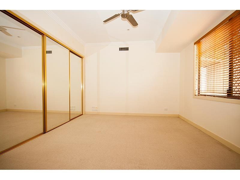 5b Rivage Place, Highland Park QLD 4211