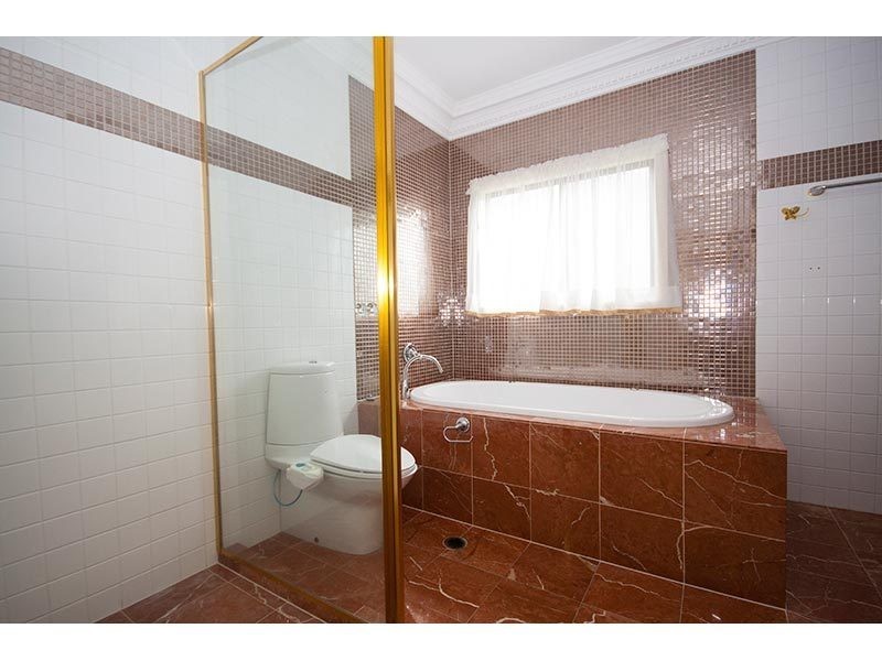 5b Rivage Place, Highland Park QLD 4211