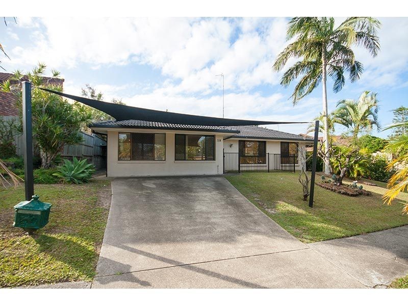 19 Warrungen Way, Ashmore QLD 4214