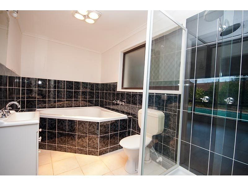 19 Warrungen Way, Ashmore QLD 4214