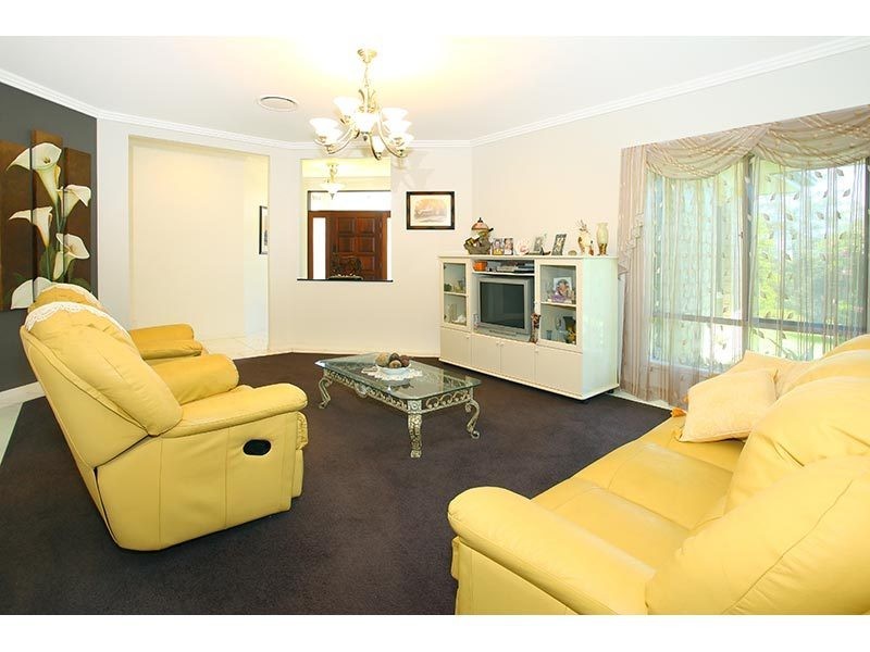 6 Kingsmead Court, Mount Nathan QLD 4211
