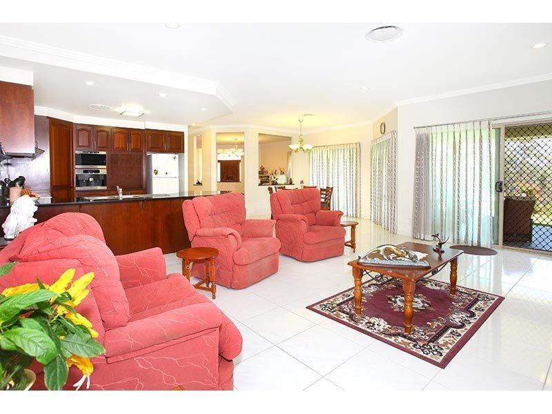 6 Kingsmead Court, Mount Nathan QLD 4211